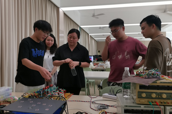 插图1.jpg 插图1.jpg